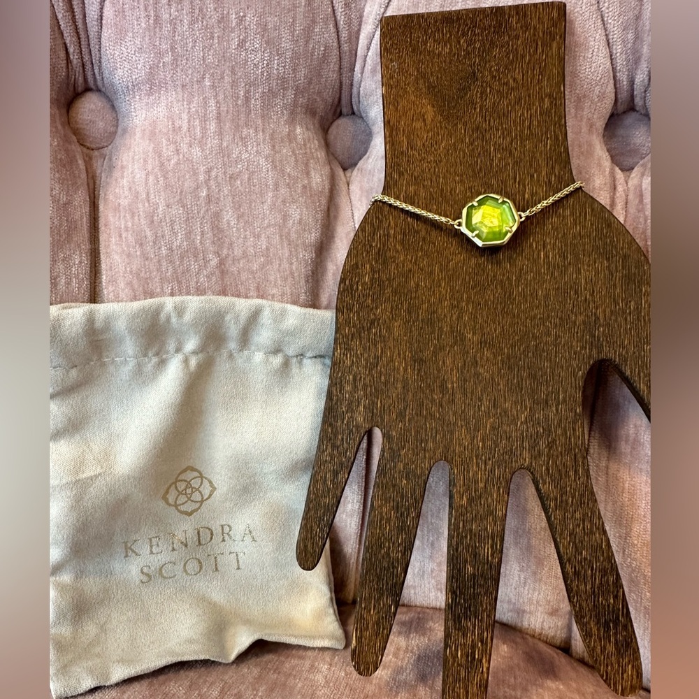 NWOT Kendra Scott Cynthia Peridot Bracelet - Gold-tone, August Birthstone